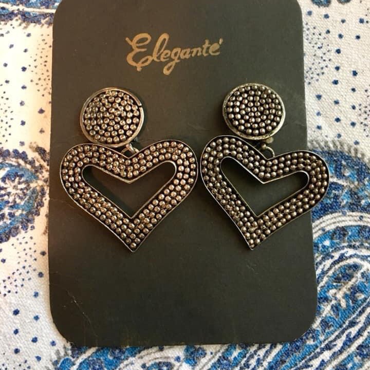 4769 Earrings Clip Ons Circle W Dangling Heart Metal Beads